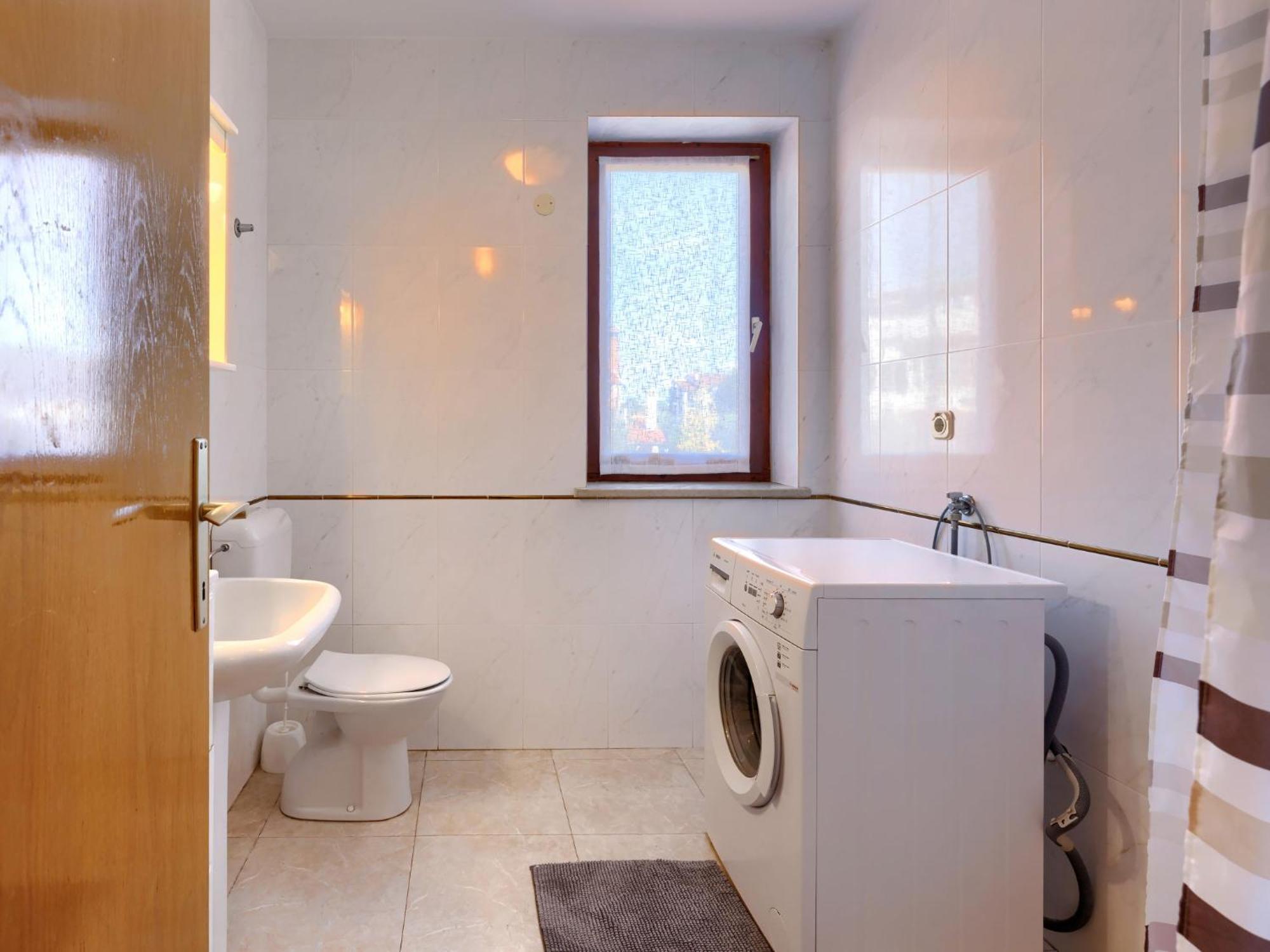 Alba - Roj159 By Interhome *